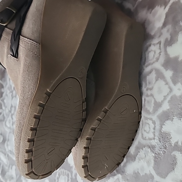 White Mountain ankle wedge boots - Picture 4 of 4